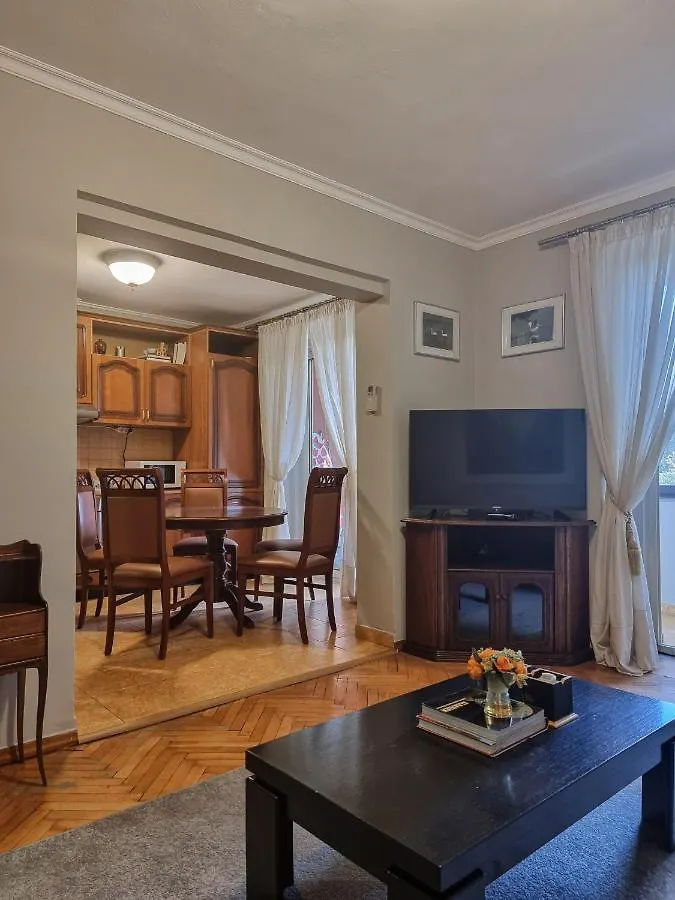 Tirana Center Cozy Apartment 0*,