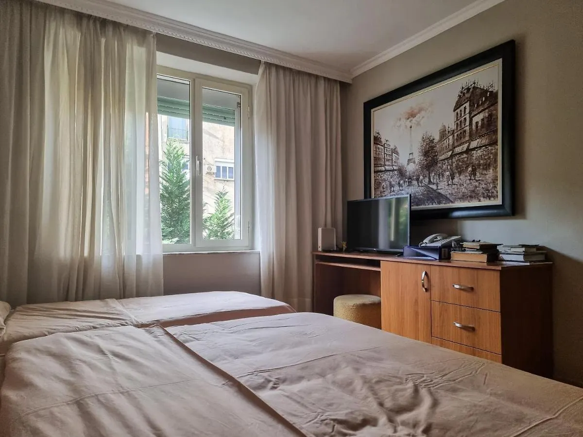 Tirana Center Cozy Apartment 0*,  Arnavutluk